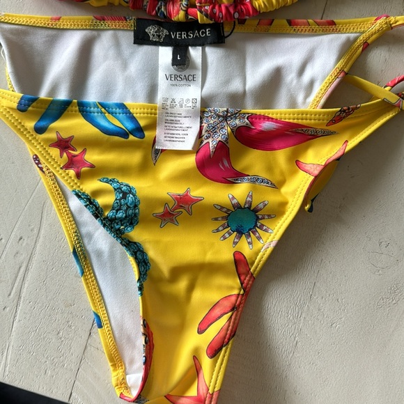 Large two pieces bikini - Picture 2 of 4
